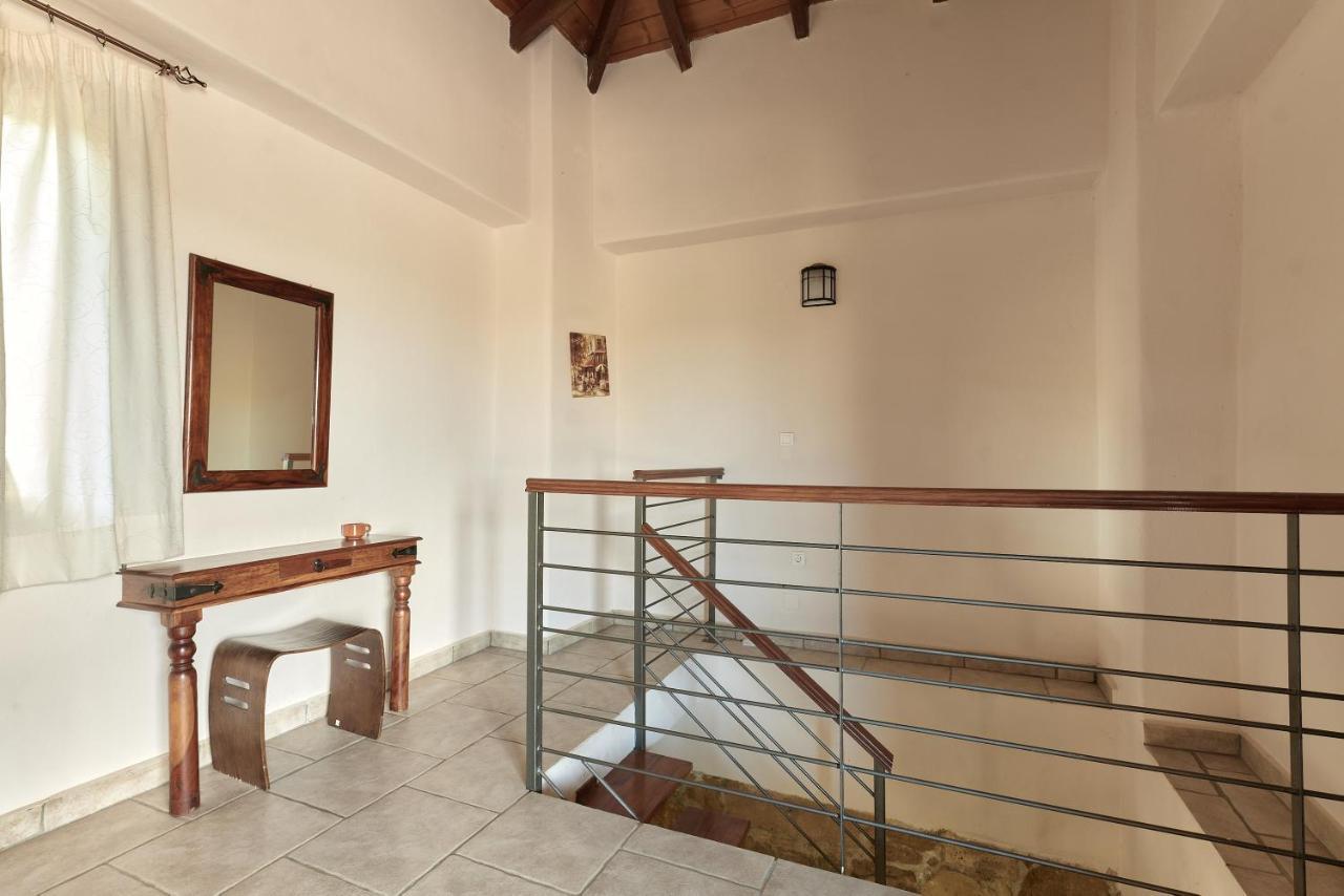Mouri Villa Mourion  Экстерьер фото
