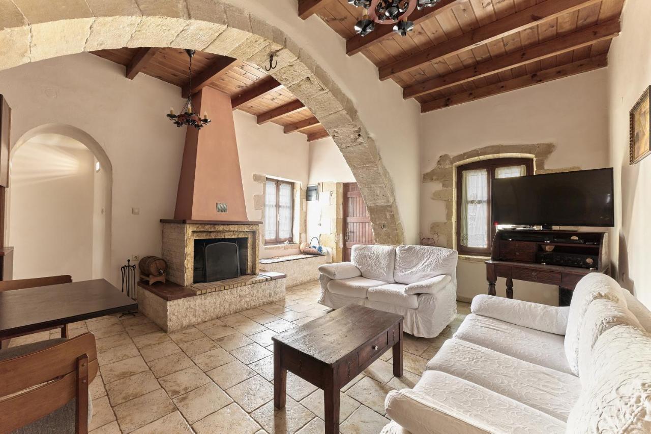 Mouri Villa Mourion  Экстерьер фото