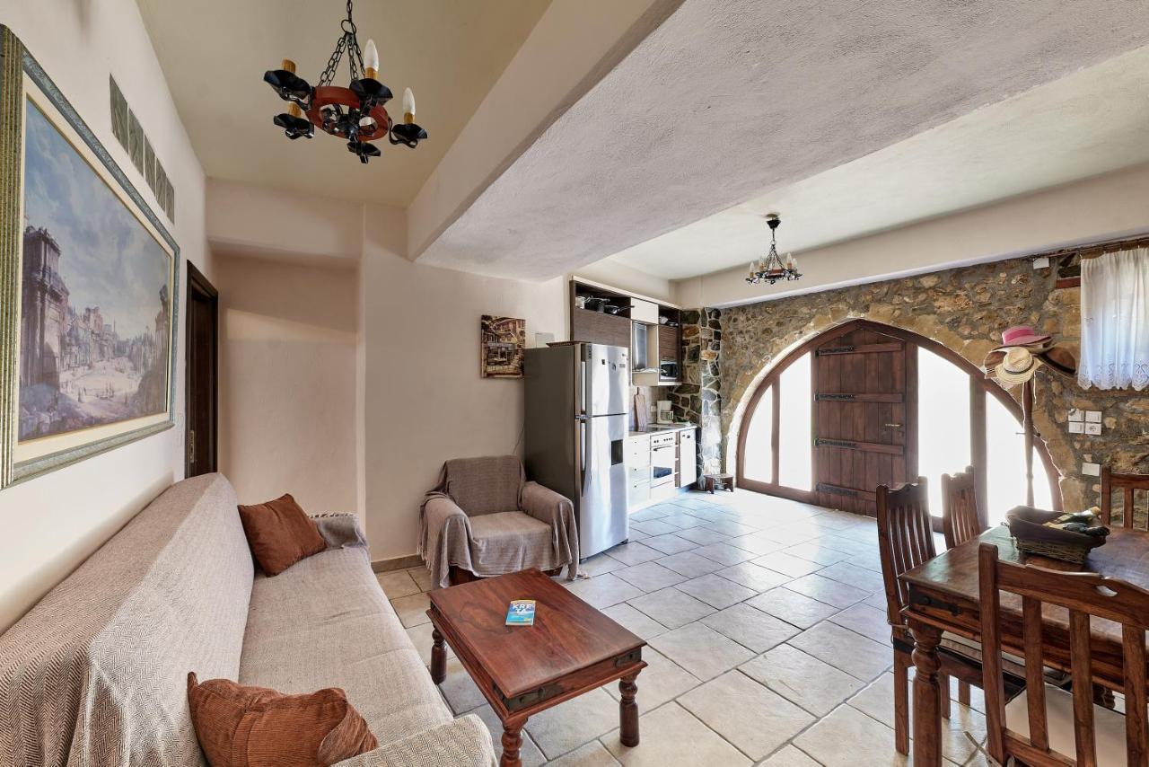 Mouri Villa Mourion  Экстерьер фото