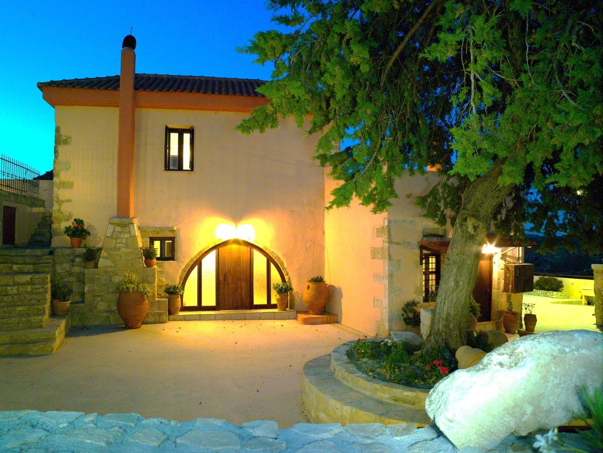 Mouri Villa Mourion  Экстерьер фото