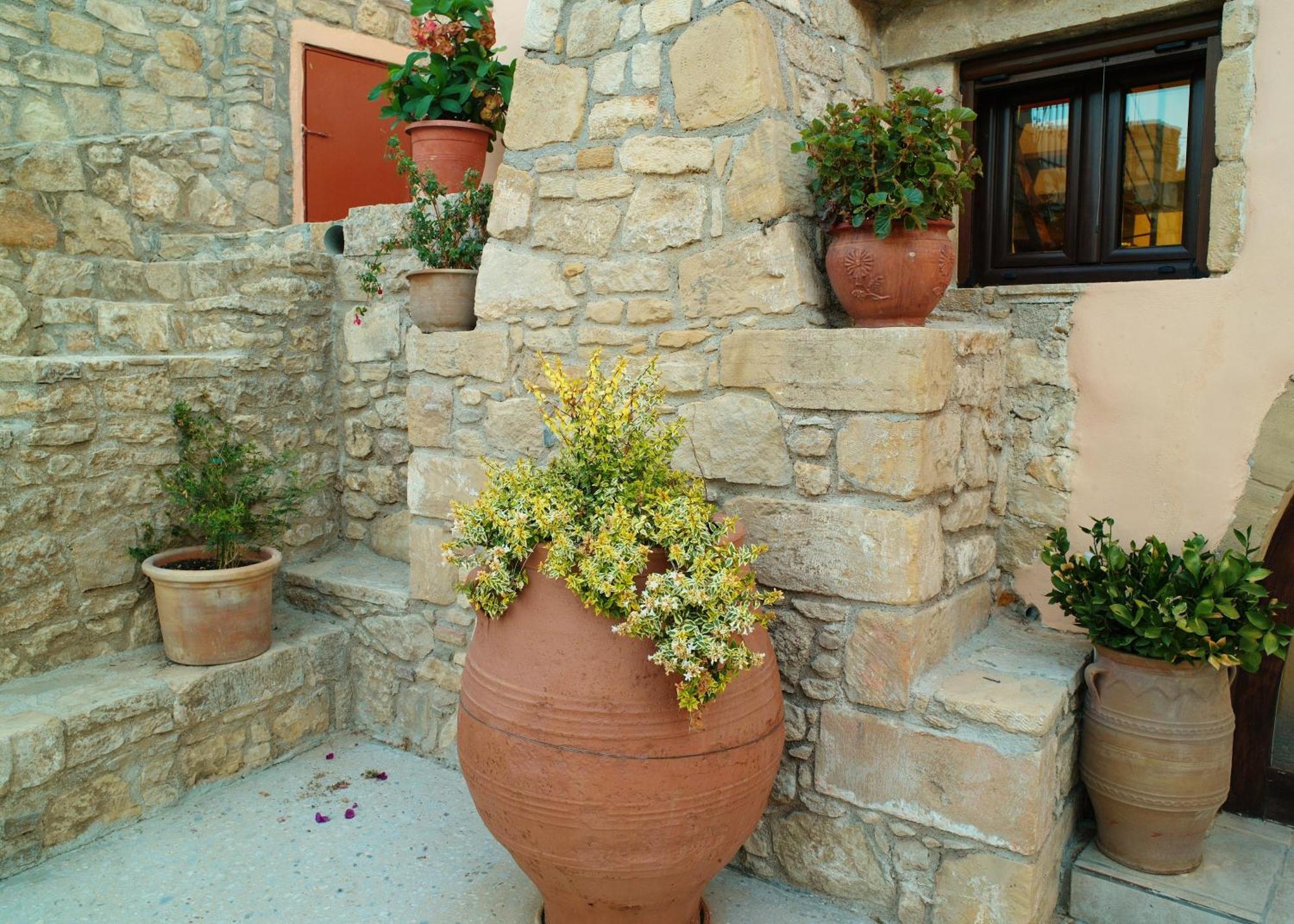 Mouri Villa Mourion  Экстерьер фото