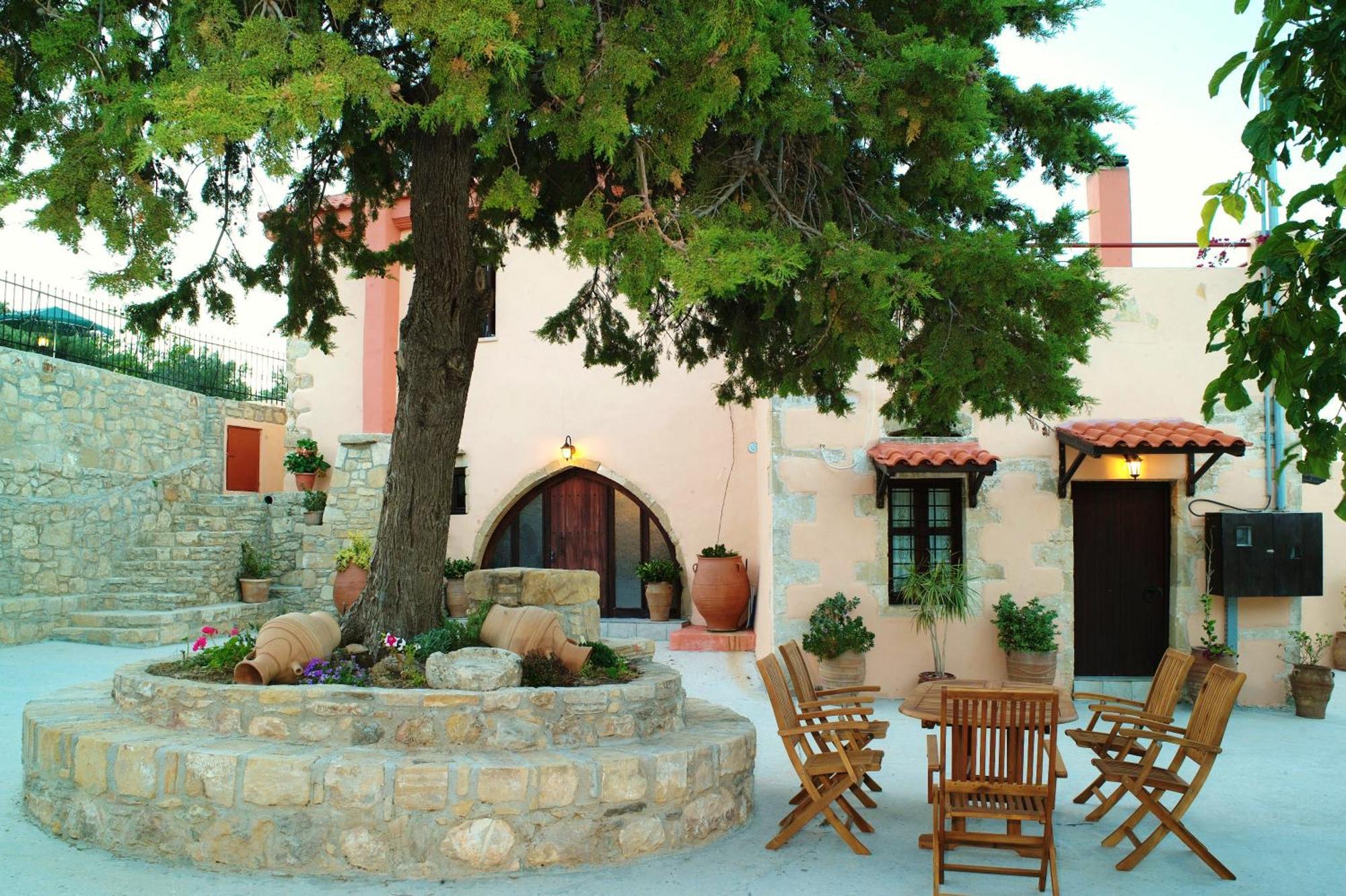 Mouri Villa Mourion  Экстерьер фото