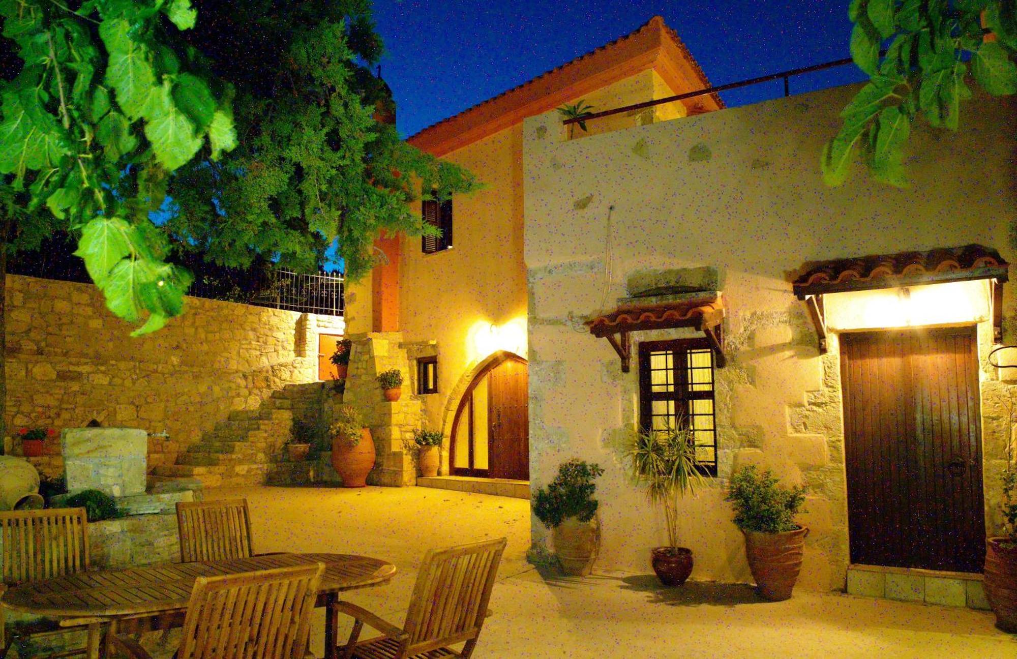 Mouri Villa Mourion  Экстерьер фото