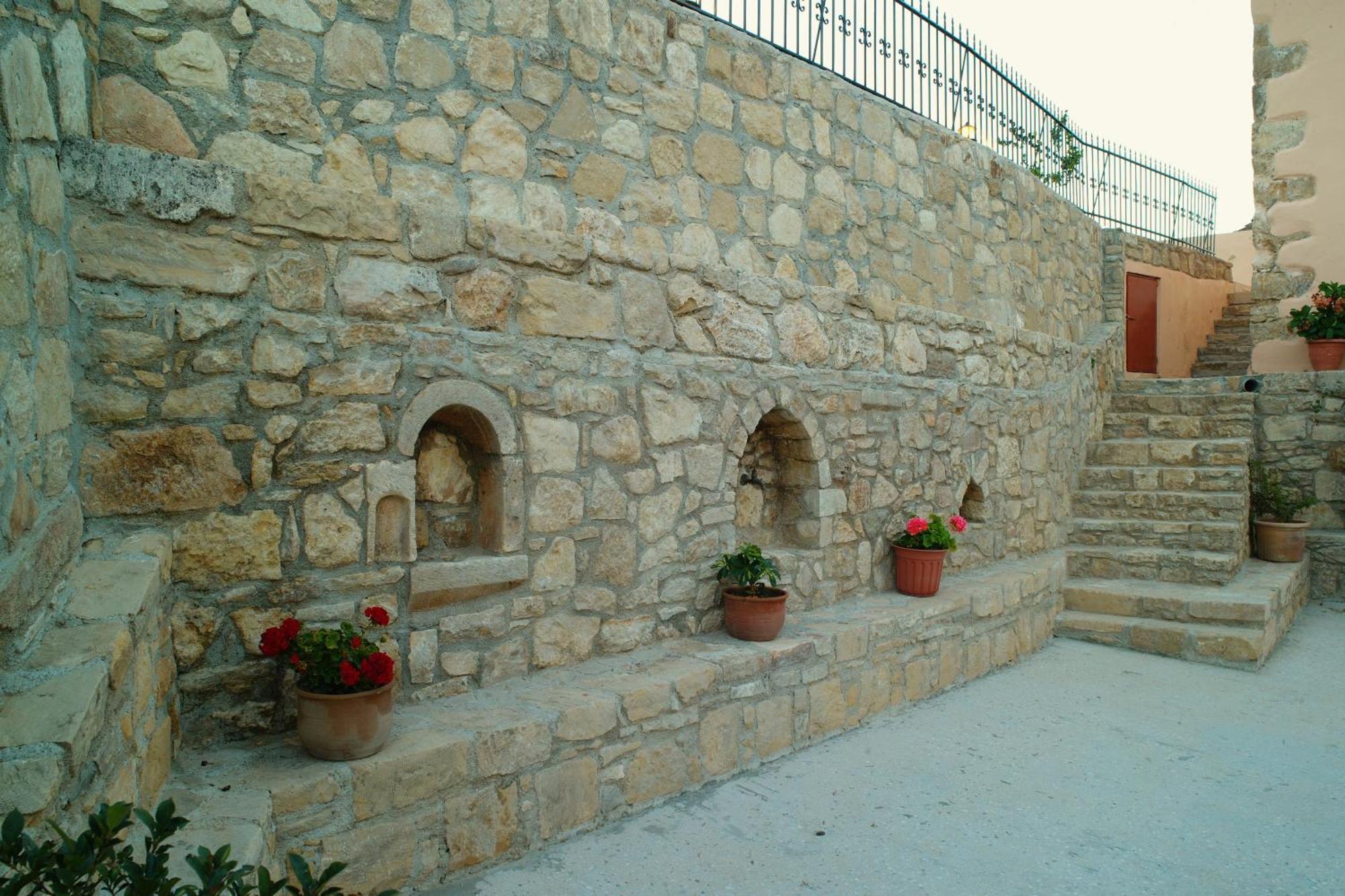 Mouri Villa Mourion  Экстерьер фото