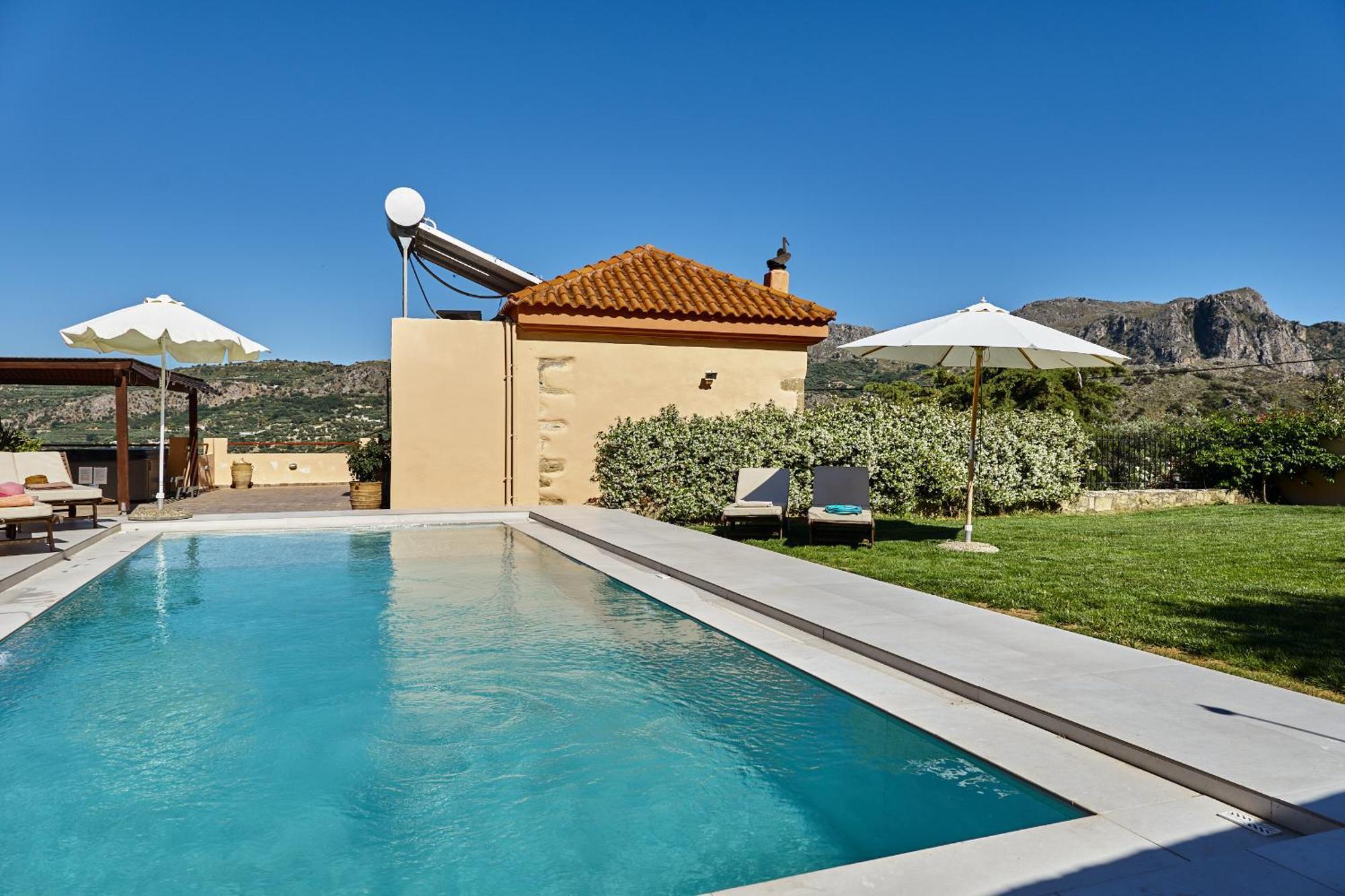 Mouri Villa Mourion  Экстерьер фото