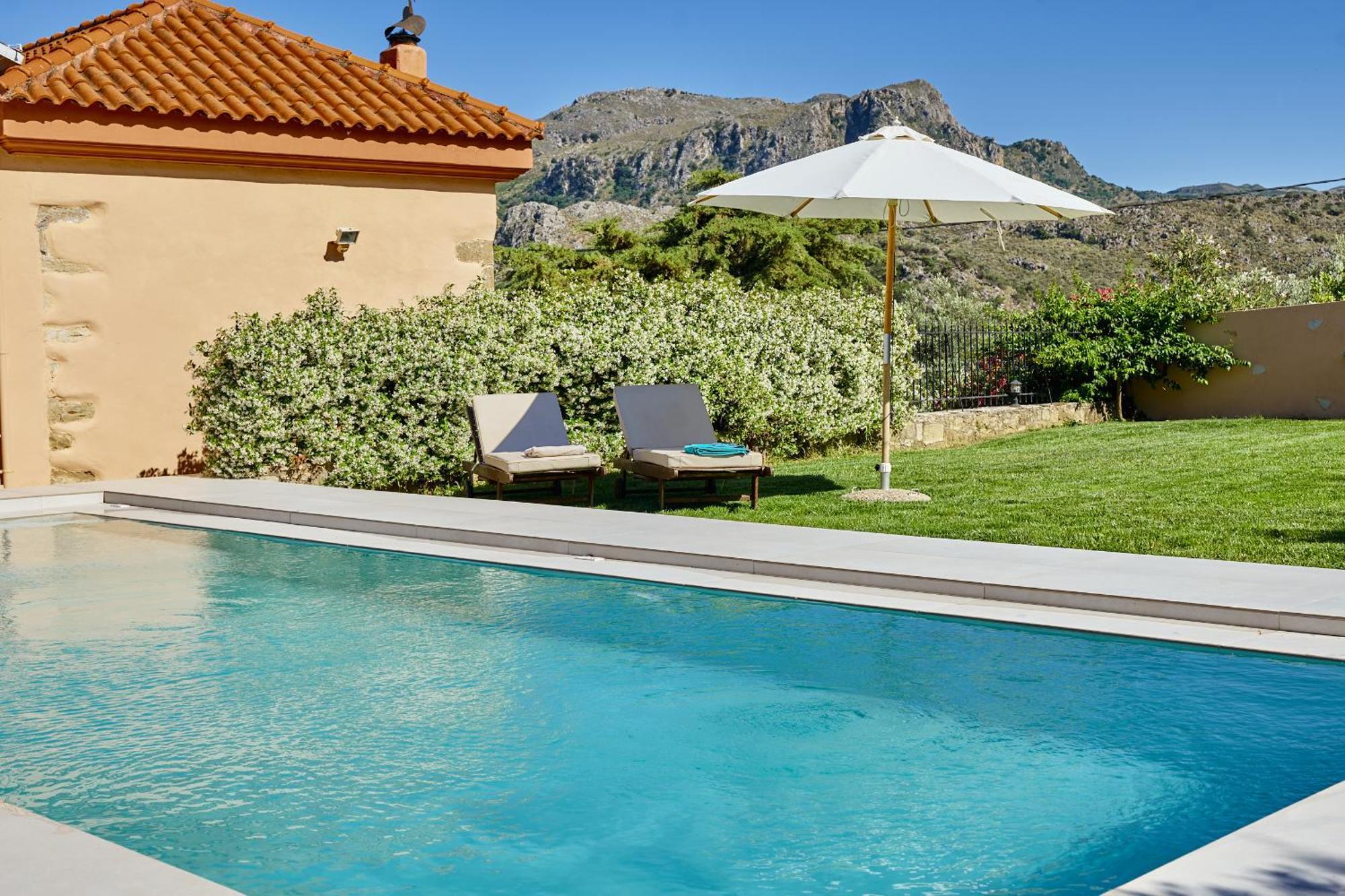 Mouri Villa Mourion  Экстерьер фото