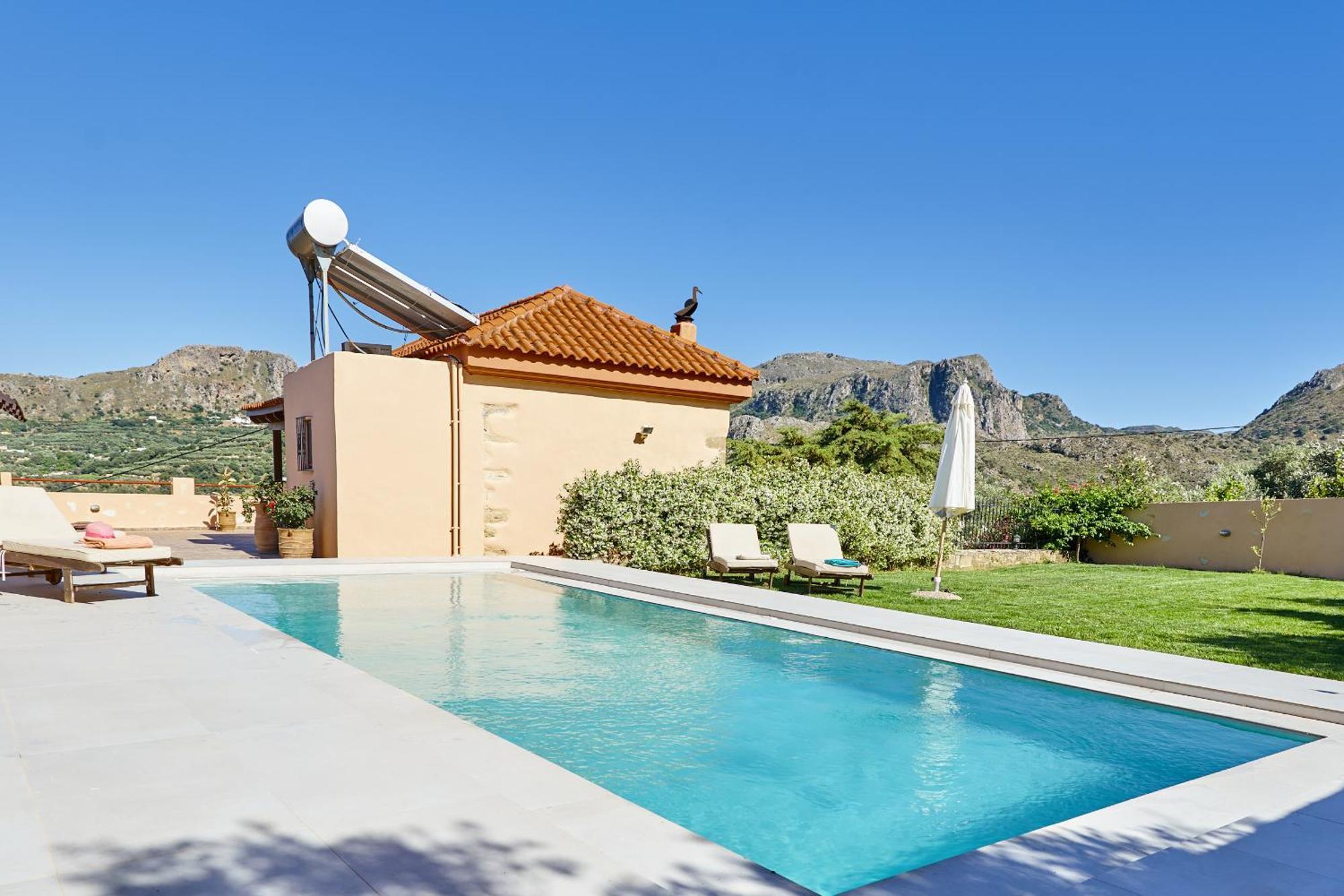 Mouri Villa Mourion  Экстерьер фото