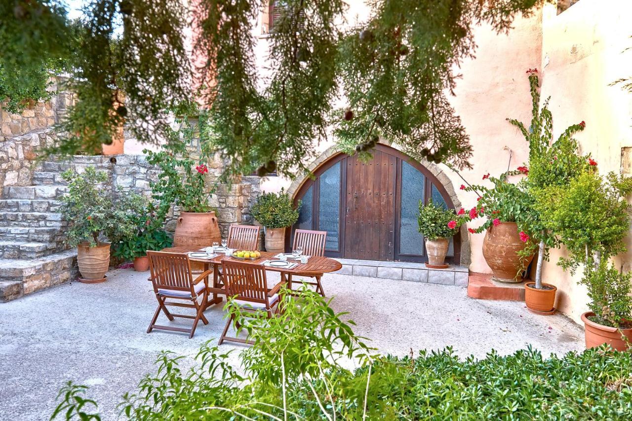 Mouri Villa Mourion  Экстерьер фото