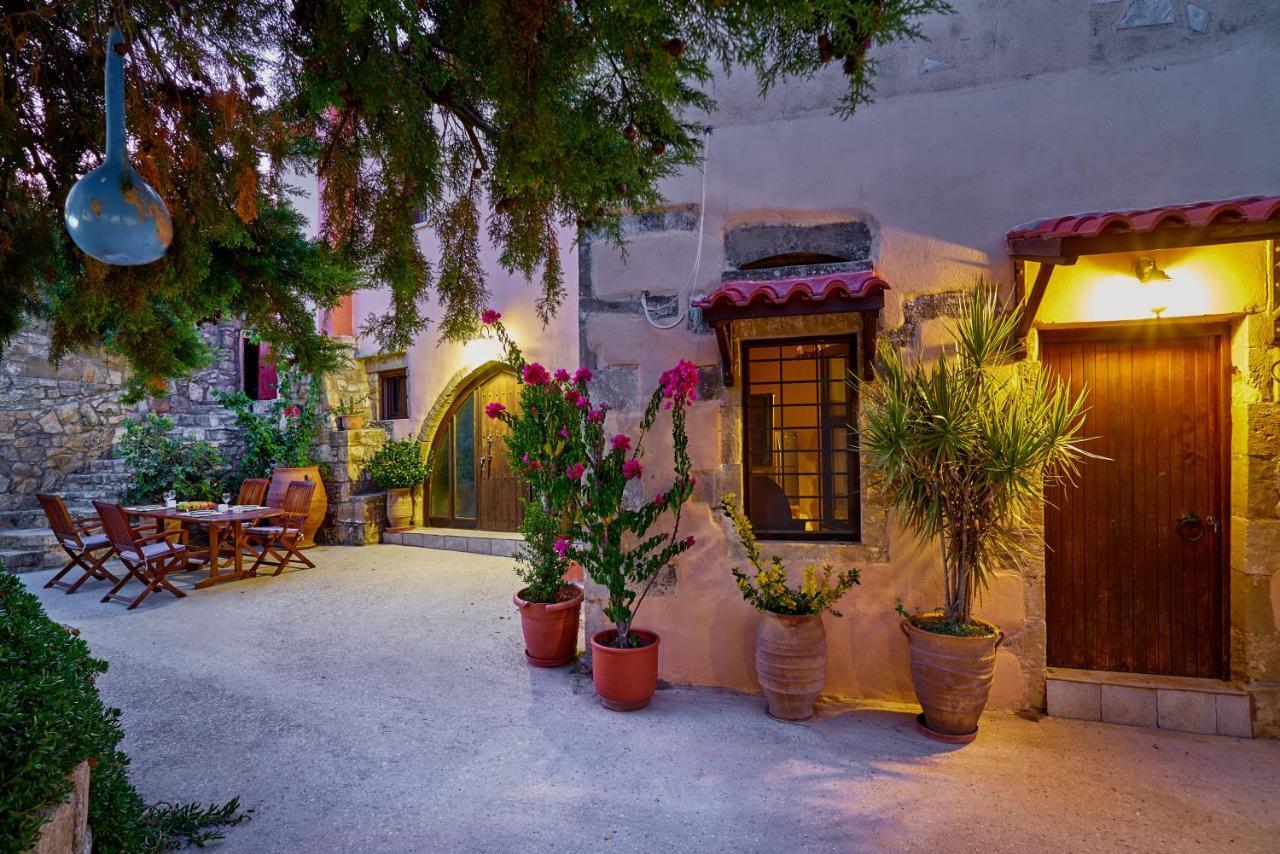 Mouri Villa Mourion  Экстерьер фото