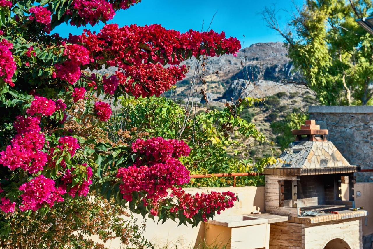 Mouri Villa Mourion  Экстерьер фото